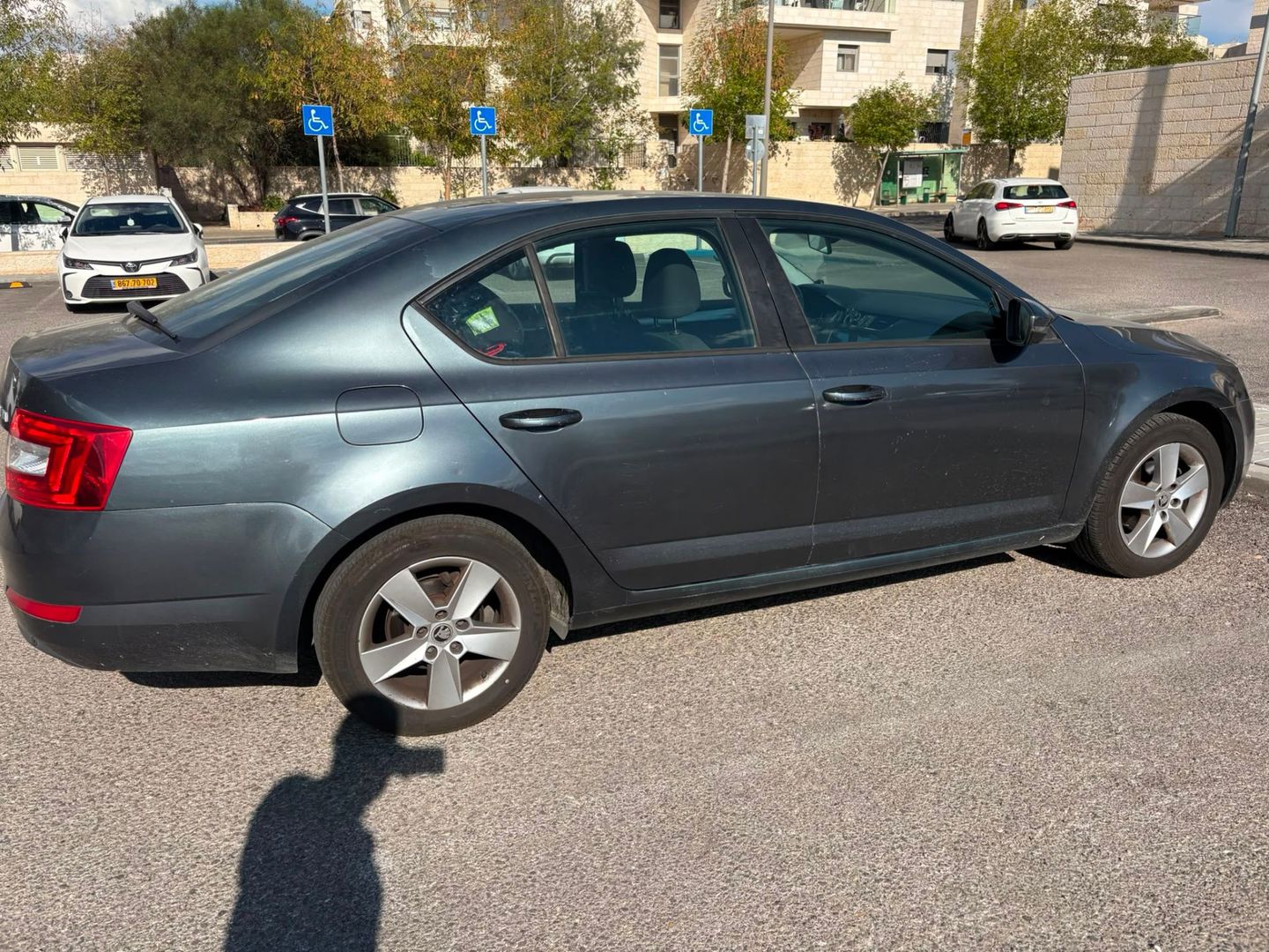 סקודה אוקטביה Ambition Sedan – 2/5