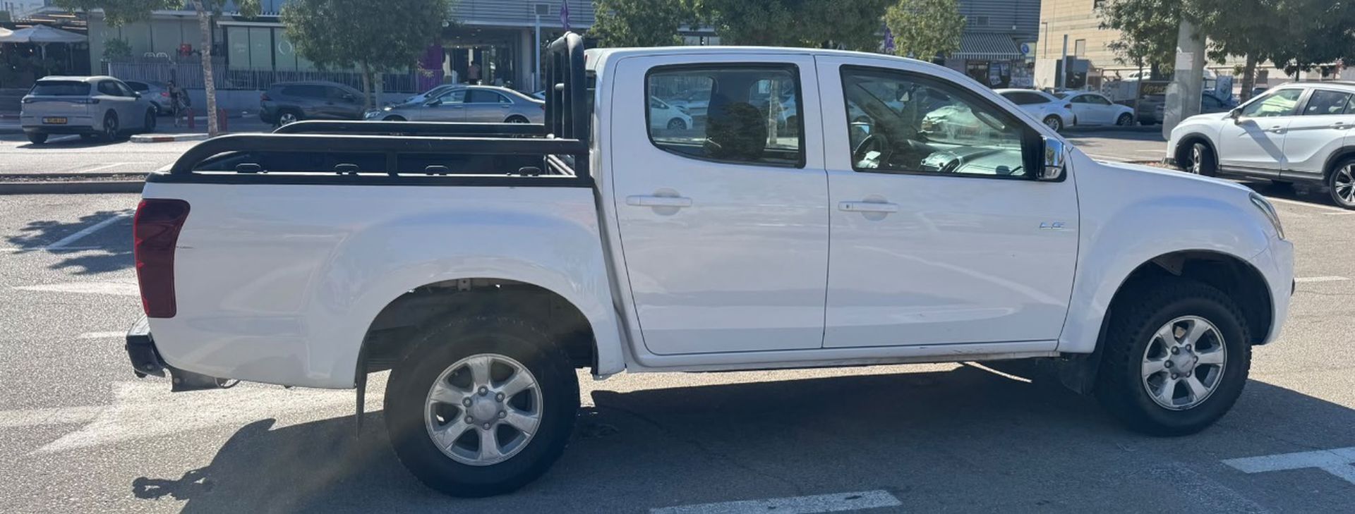 איסוזו D-Max 4X2 Ls – 2/5