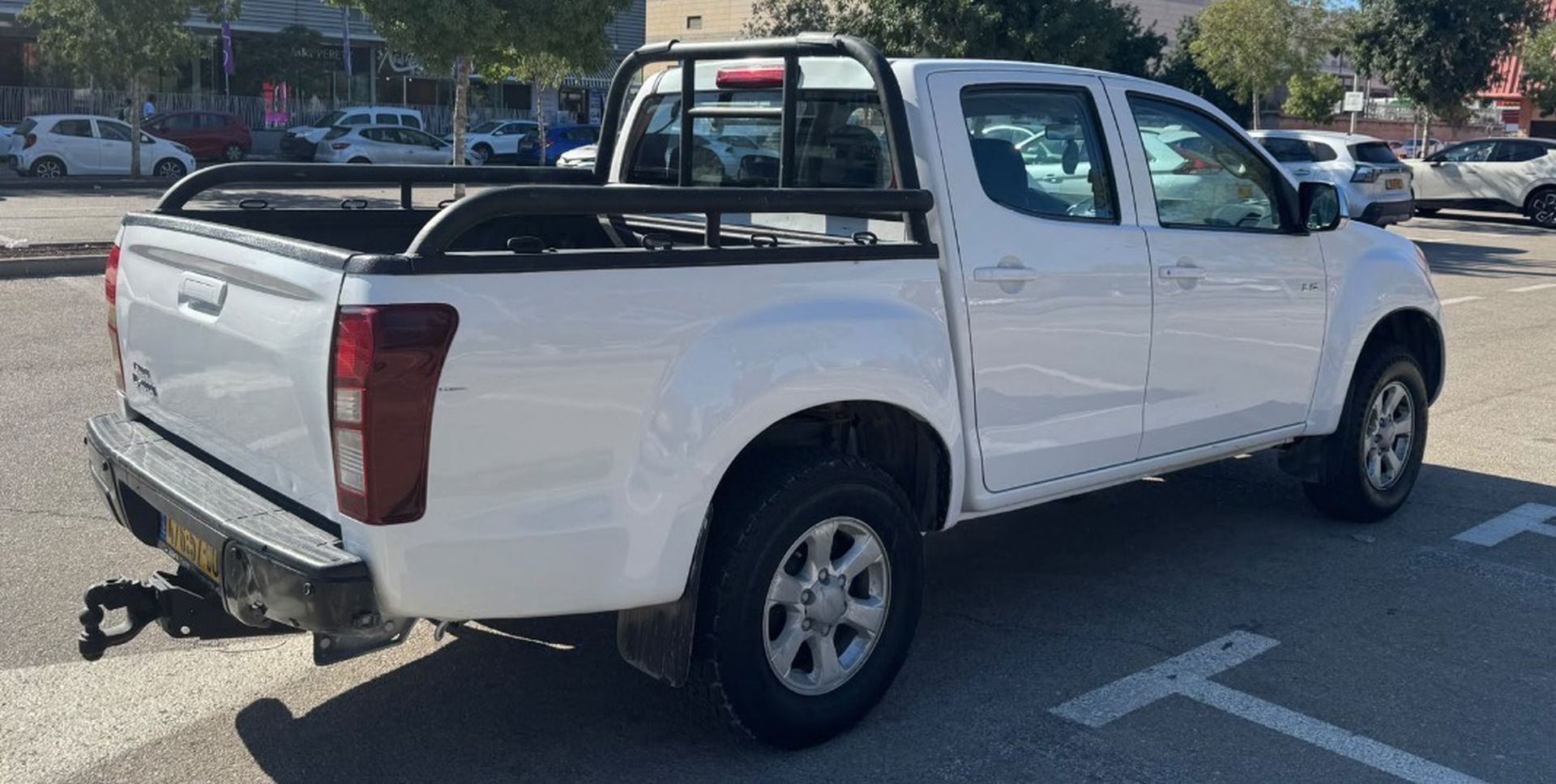 איסוזו D-Max 4X2 Ls – 3/5