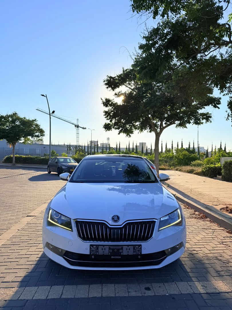 סקודה סופרב 4X2 L And K – 2/10