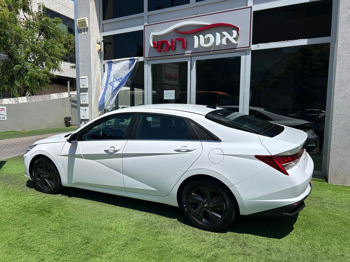 יונדאי אלנטרה Premium – 2/9