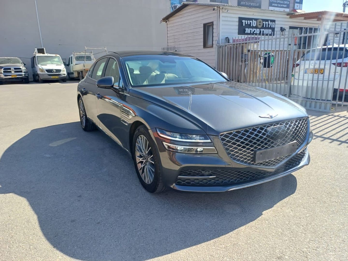 ג'נסיס G70 ELEGANT – 2/9