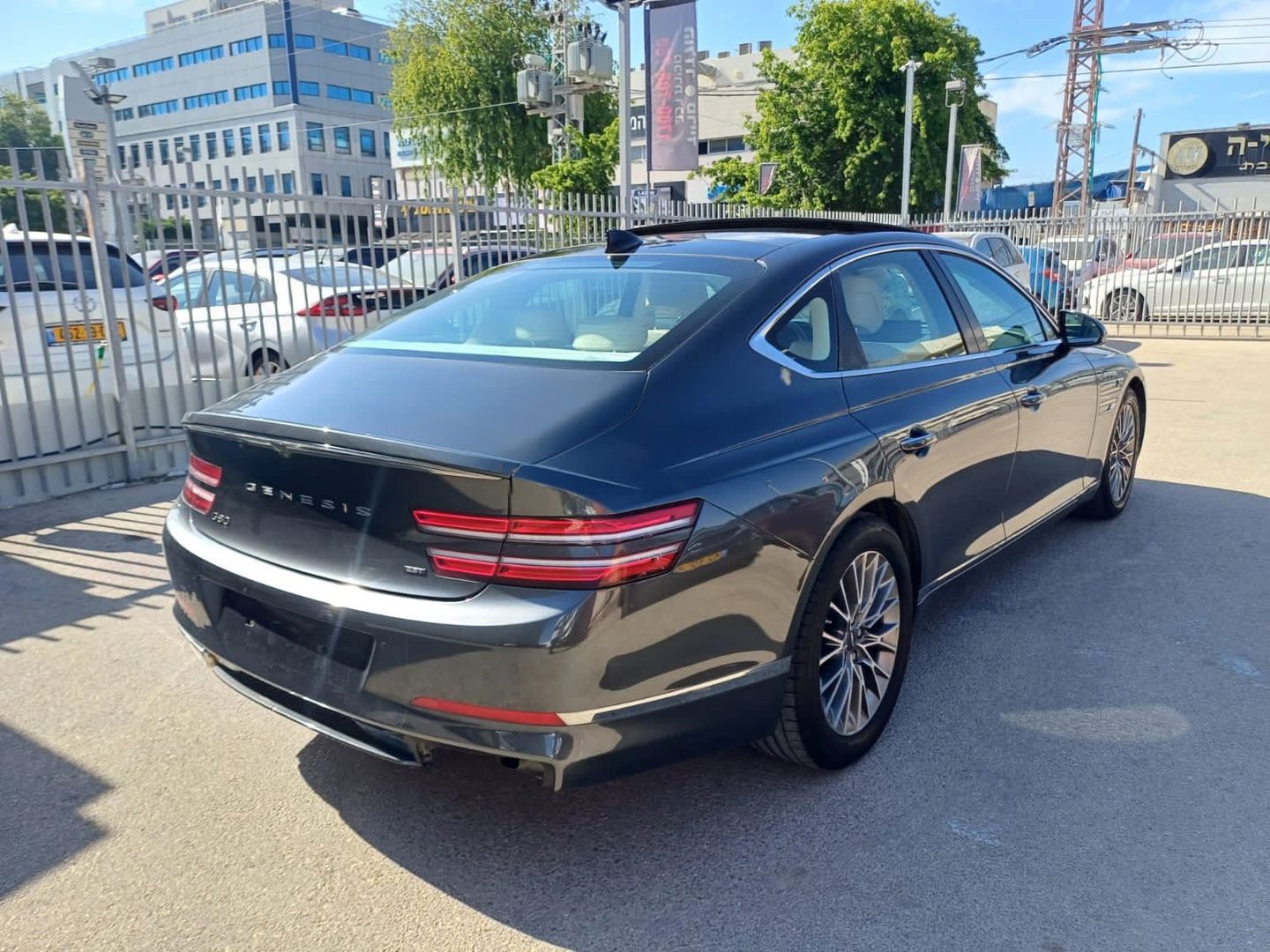 ג'נסיס G70 ELEGANT – 3/9