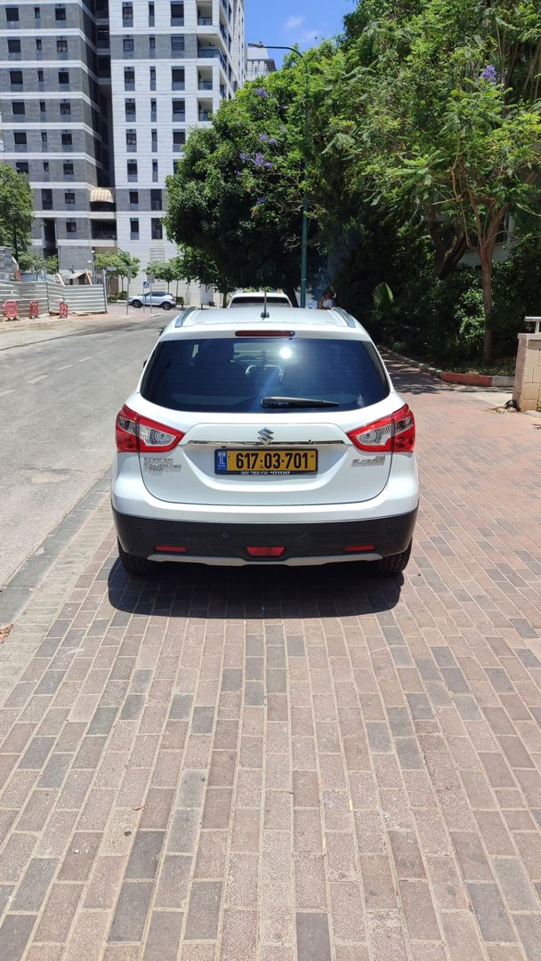סוזוקי קרוסאובר GLX – 3/5