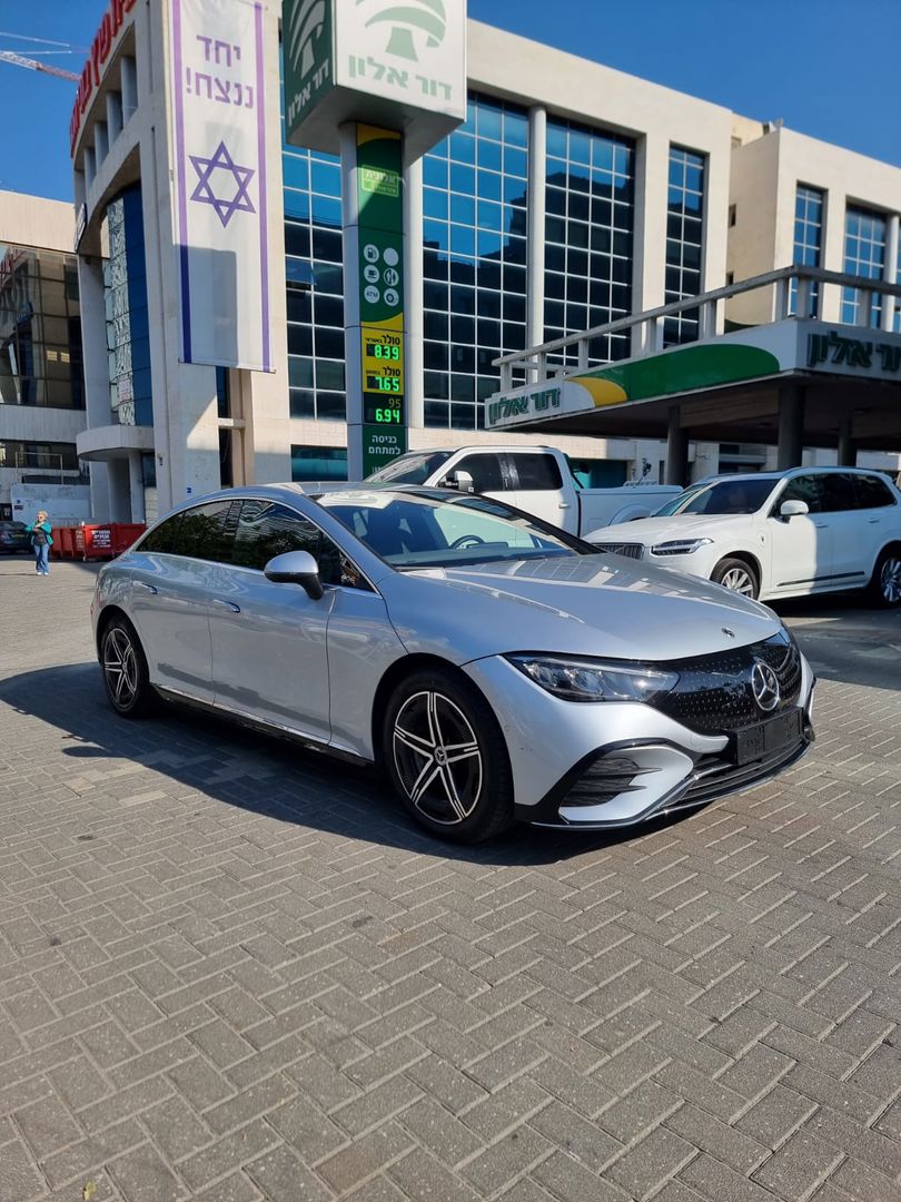 מרצדס בנץ EQE AMG 300 – 2/5