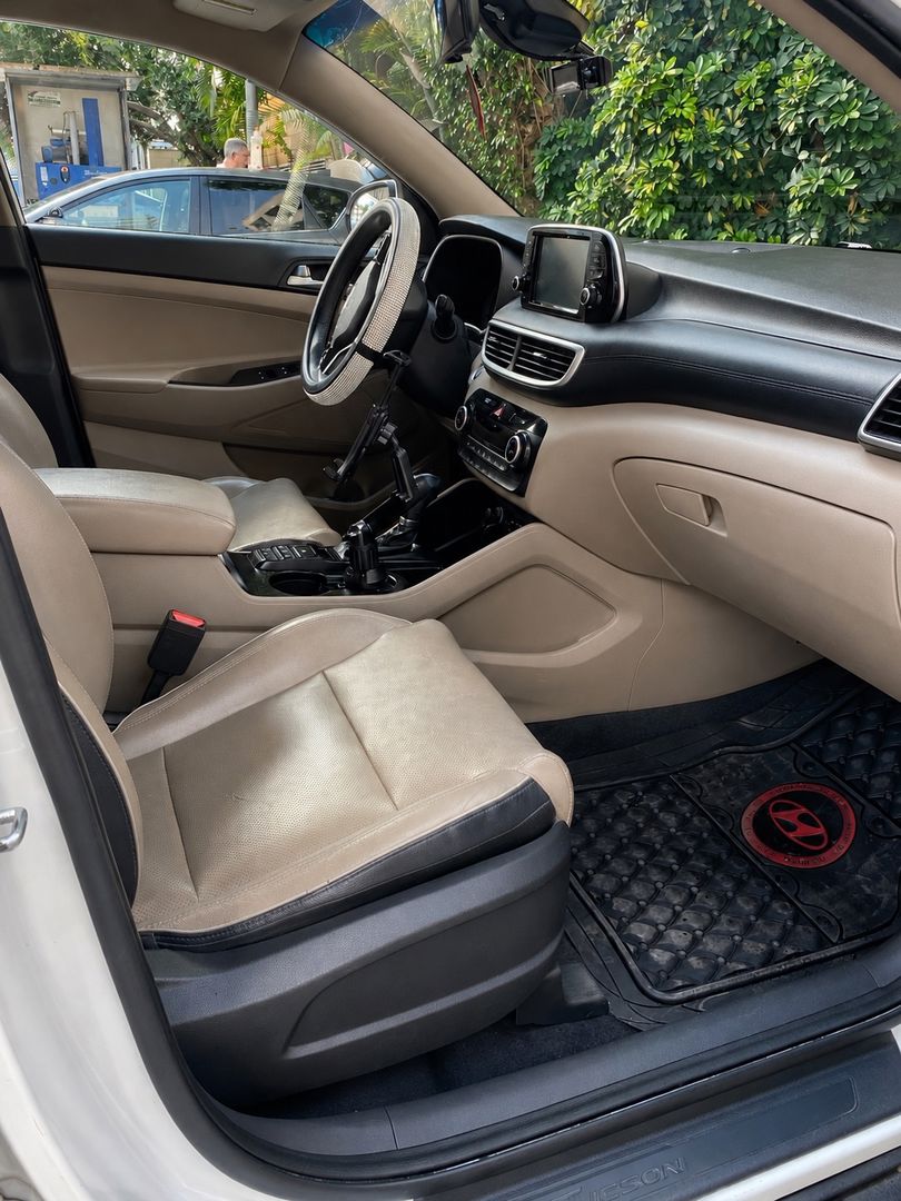 יונדאי טוסון 4X2 Elite – 3/5