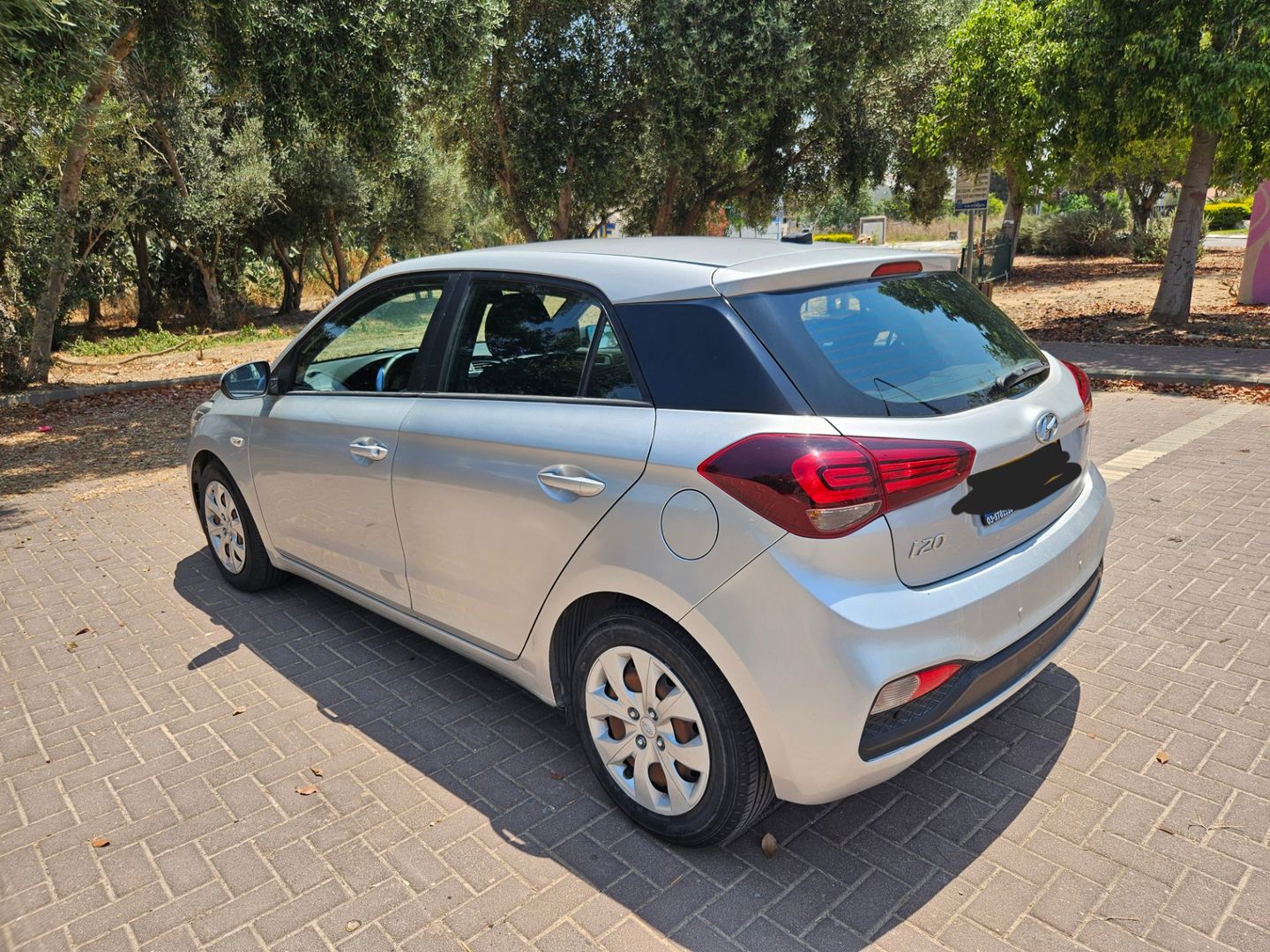 יונדאי i20 Intense – 2/6
