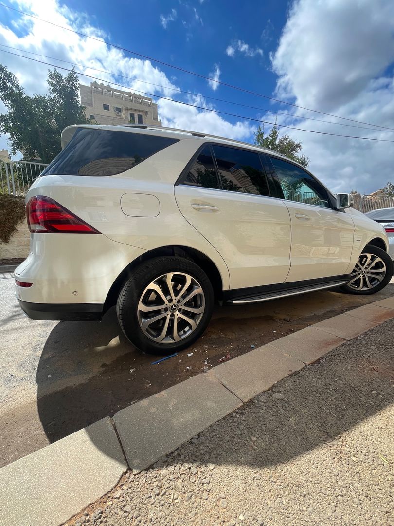 מרצדס בנץ GLE Premium Ds GLE 500e – 5/9