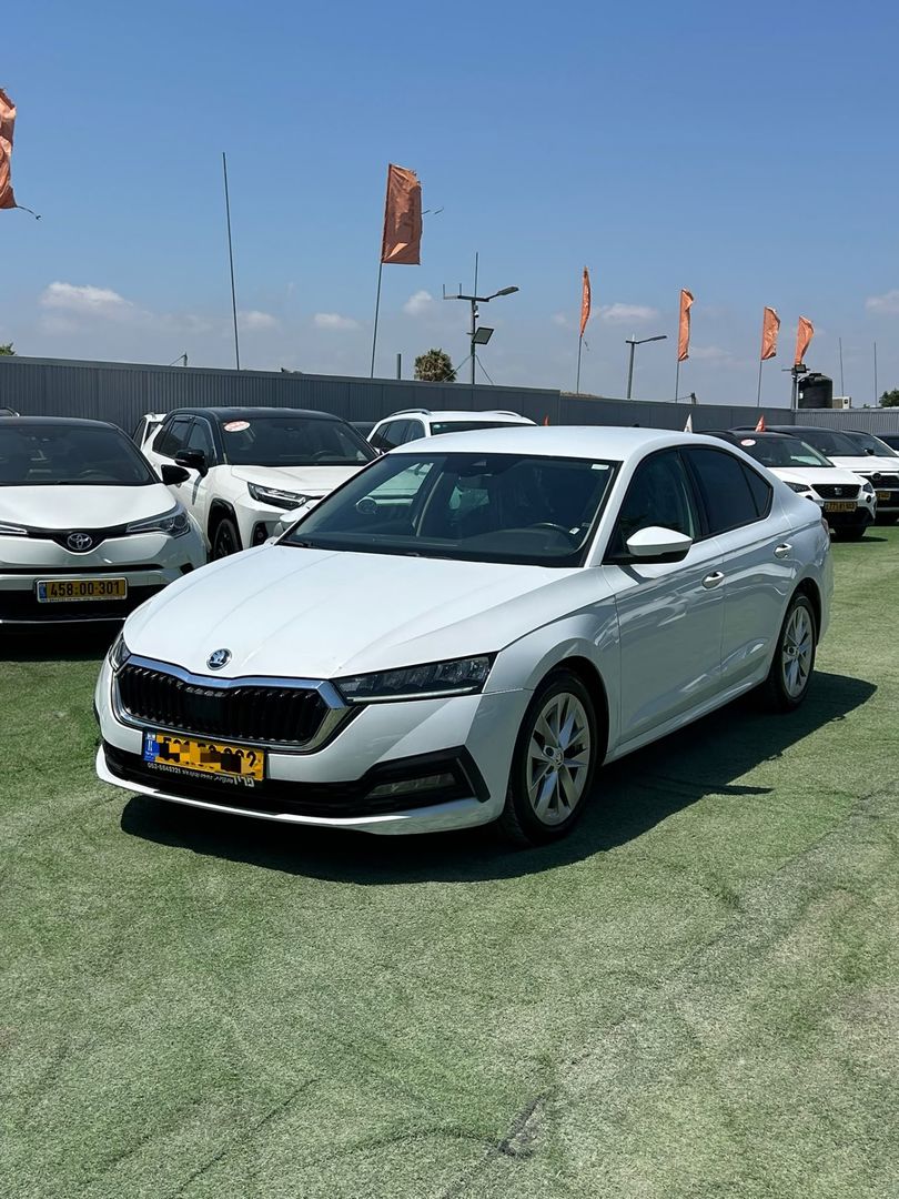 סקודה אוקטביה Ambition Sedan – 3/9
