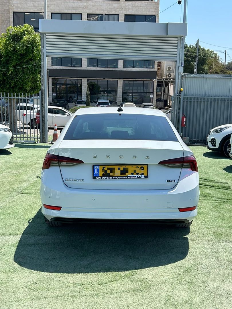 סקודה אוקטביה Ambition Sedan – 5/9