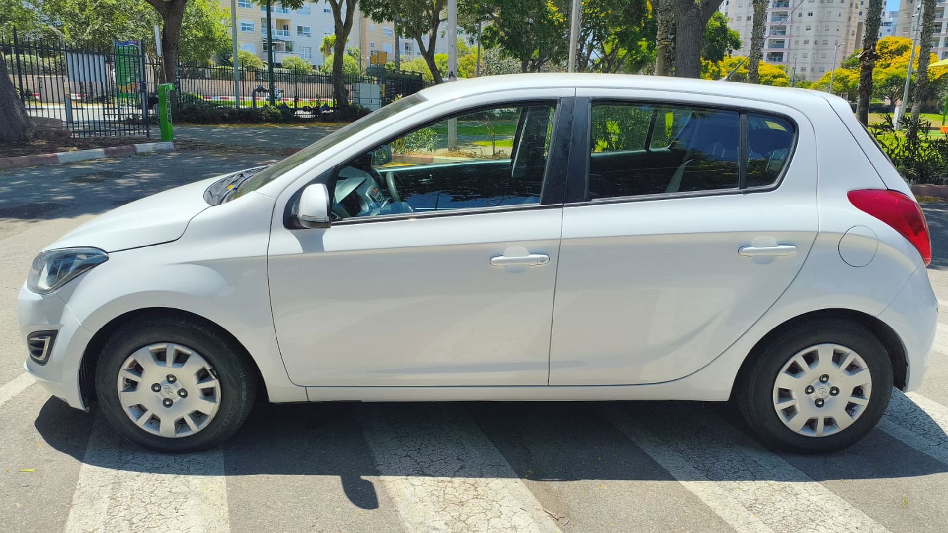 יונדאי i20 INSIGHT – 3/10