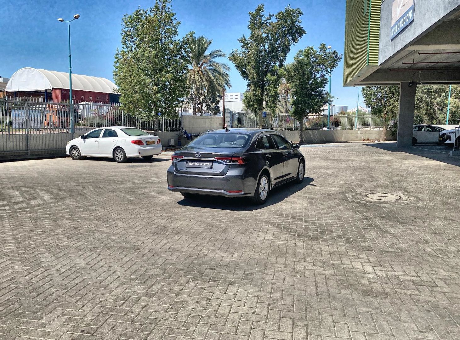 טויוטה קורולה Sun – 2/3
