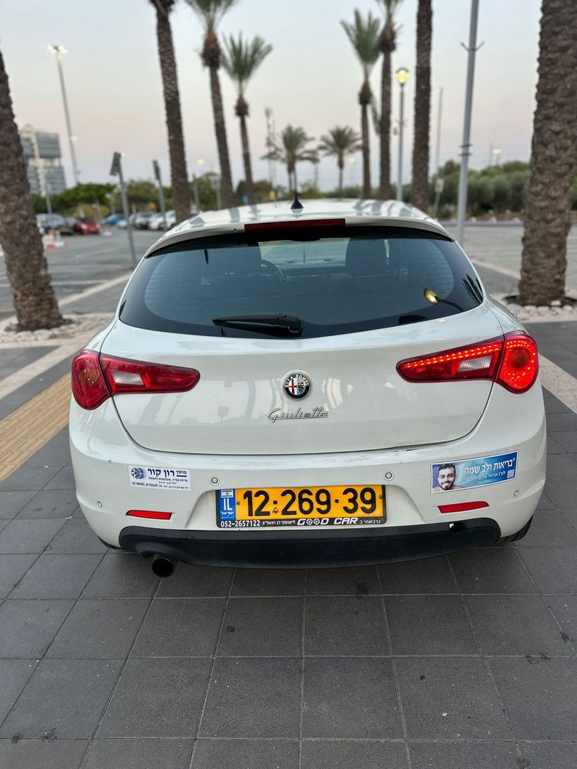 אלפא רומיאו מיטו Turismo – 2/6