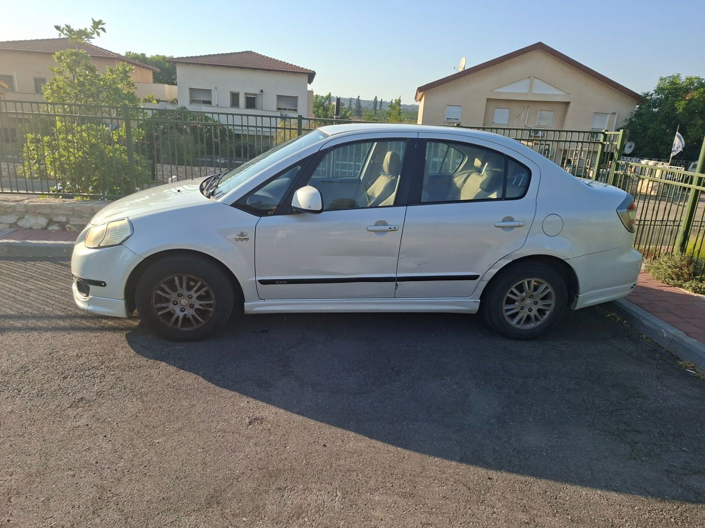 סוזוקי SX4 GLX-HB – 2/4
