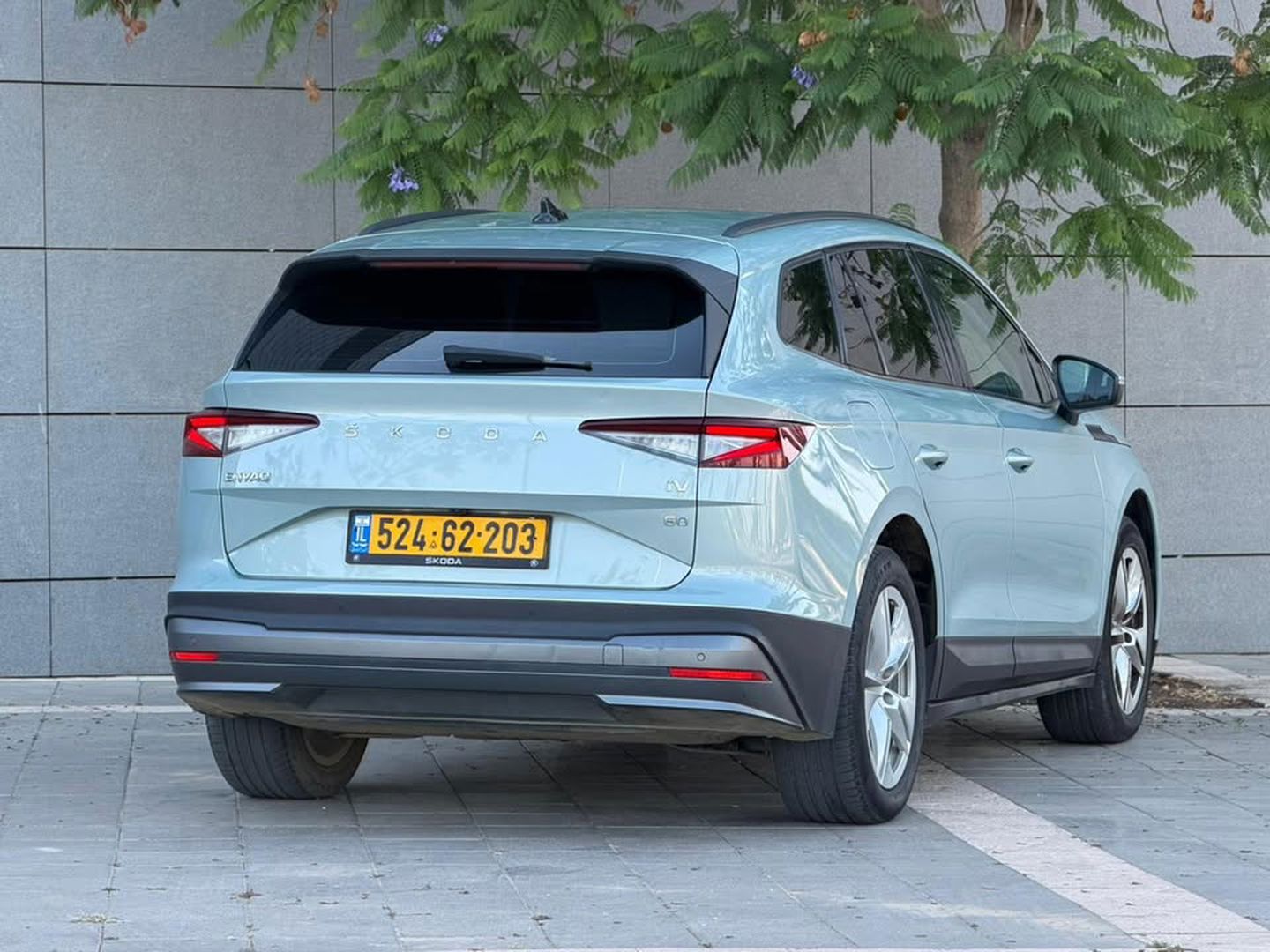 סקודה אניאק iV Platinum SUV – 2/10