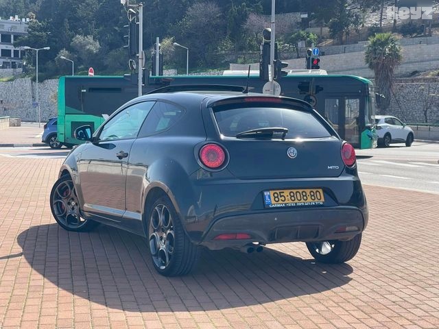 אלפא רומיאו ג'ולייטה Veloce QV Pack – 4/7