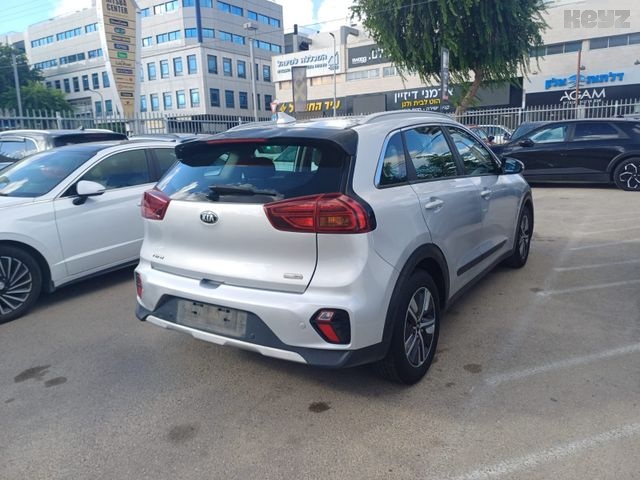 קיה נירו LX – 2/7
