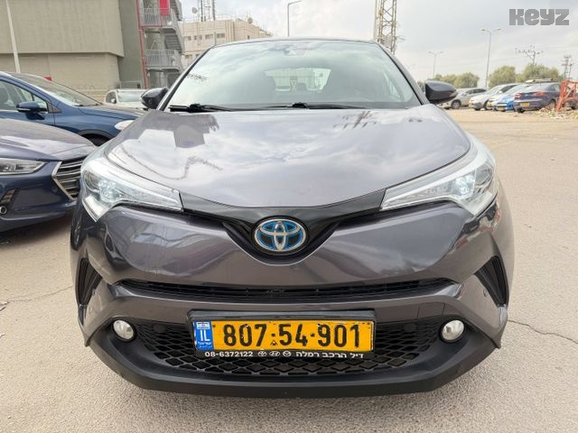 טויוטה C-HR Club – 3/7