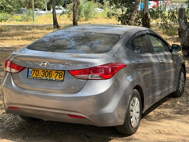 יונדאי i35 Inspire – 3/8