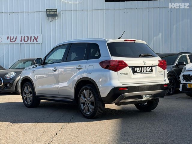 סוזוקי ויטארה 4X2 Glx – 2/9