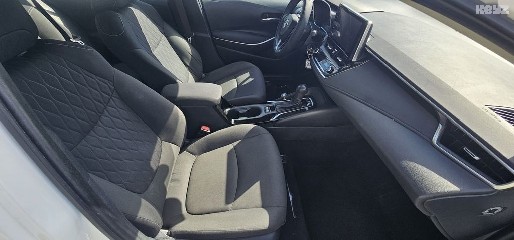 טויוטה קורולה Active Sedan – 2/6