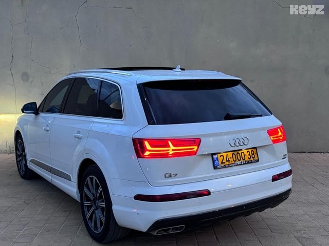 אאודי Q7 Luxury – 3/10