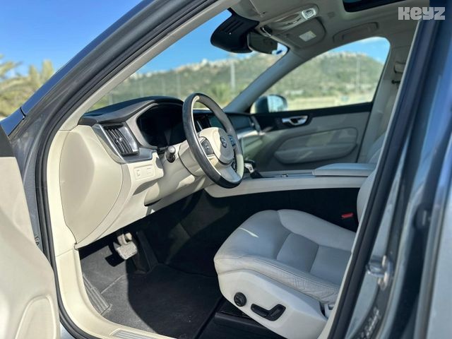 וולוו XC60 4X4 Momentum – 5/7