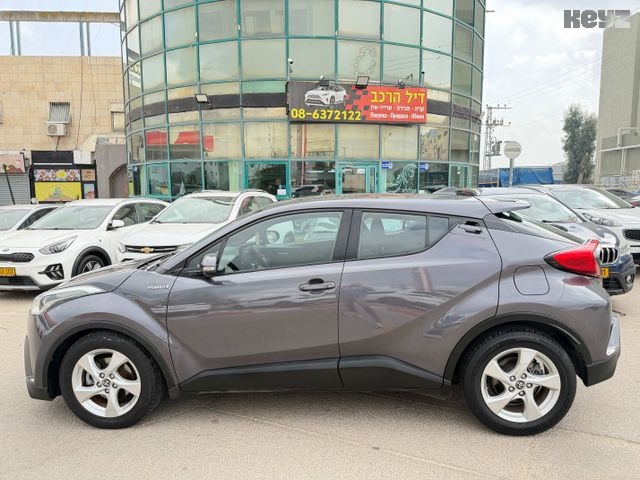 טויוטה C-HR Club – 5/7