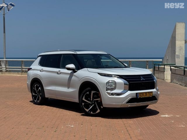 מיצובישי אאוטלנדר 4X2 Luxury – 2/10