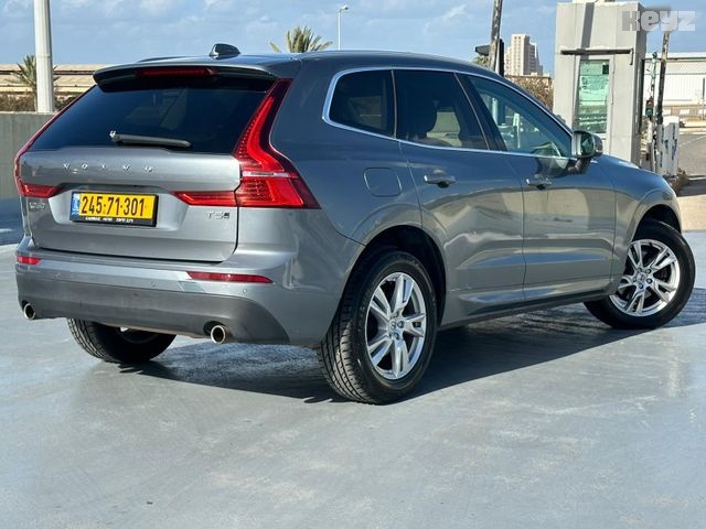 וולוו XC60 4X4 Momentum – 4/7