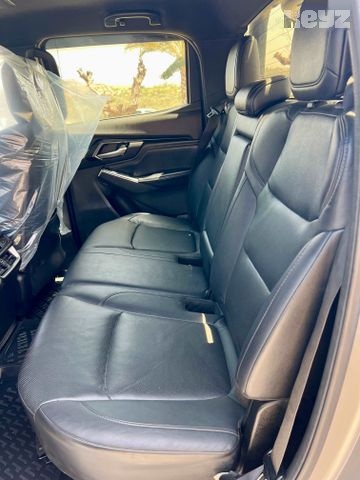 איסוזו D-Max LSE Premium – 5/8