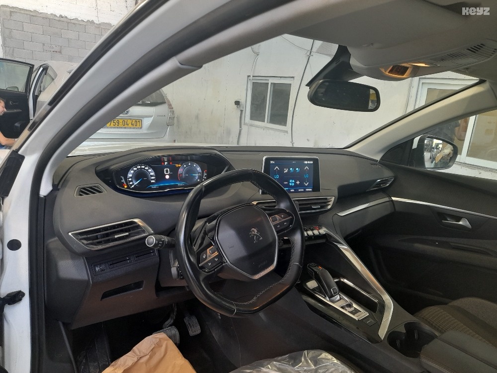 פיג'ו 3008 Active – 4/5