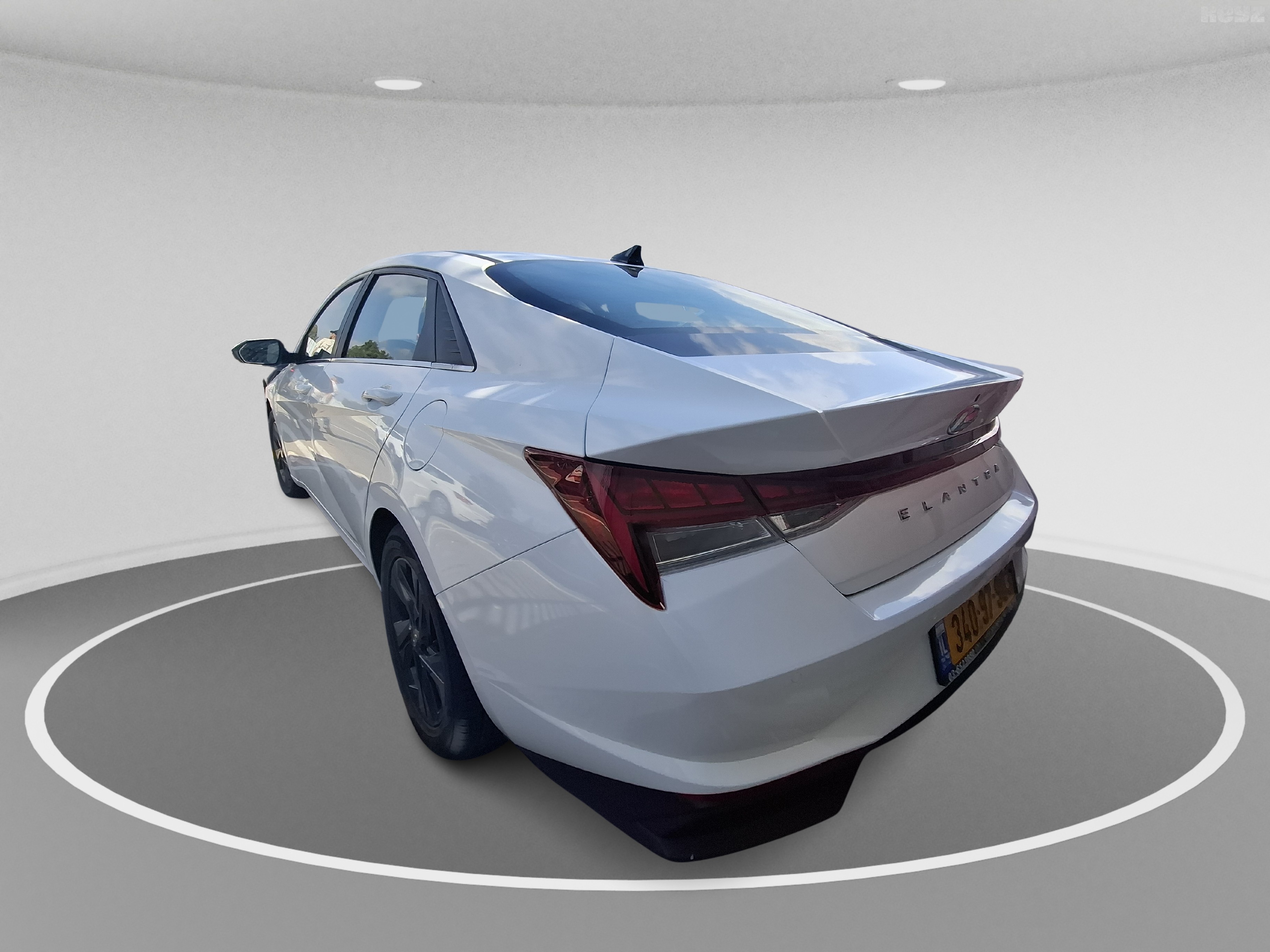 יונדאי אלנטרה Premium – 3/5