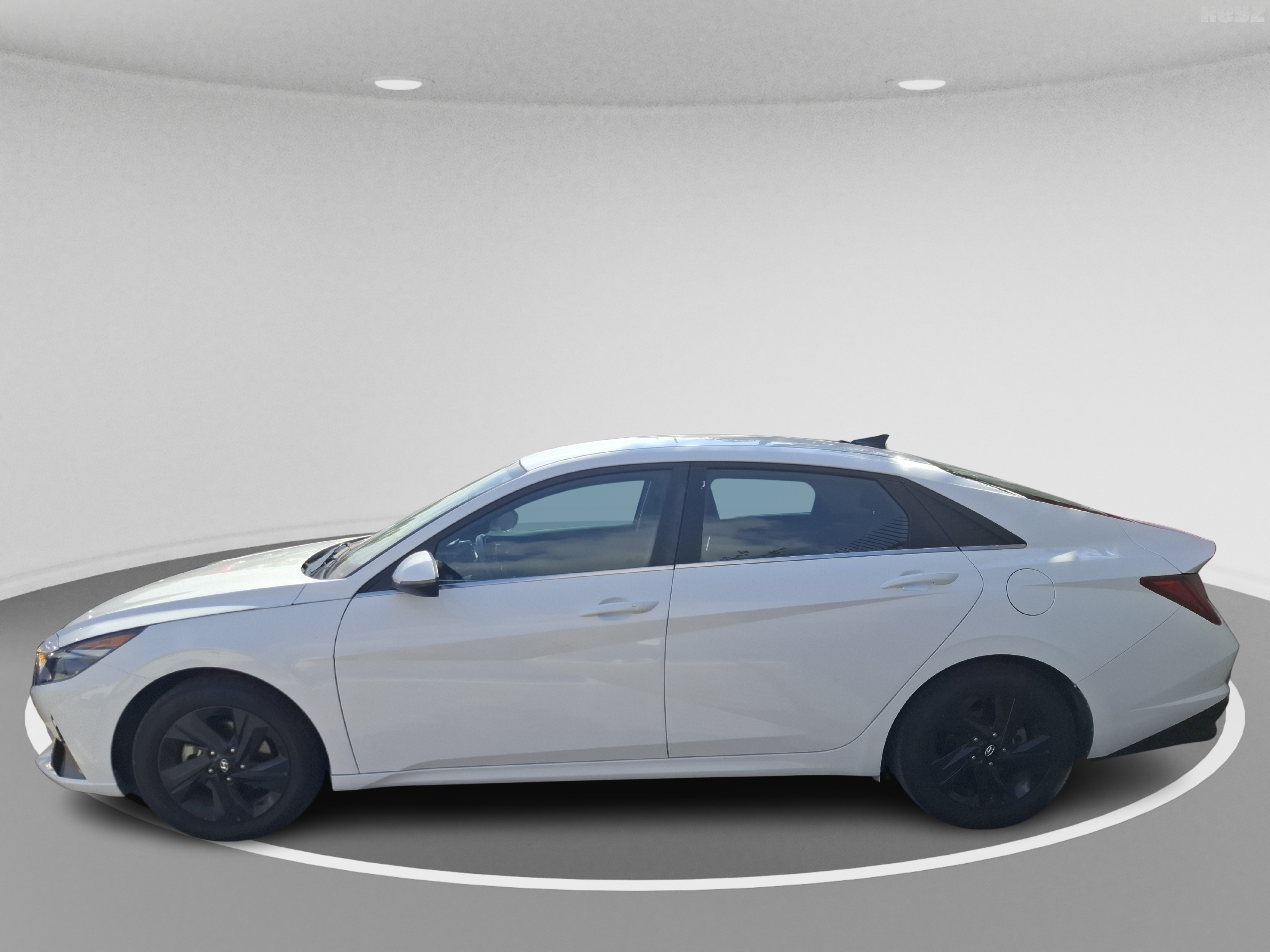 יונדאי אלנטרה Premium – 4/5