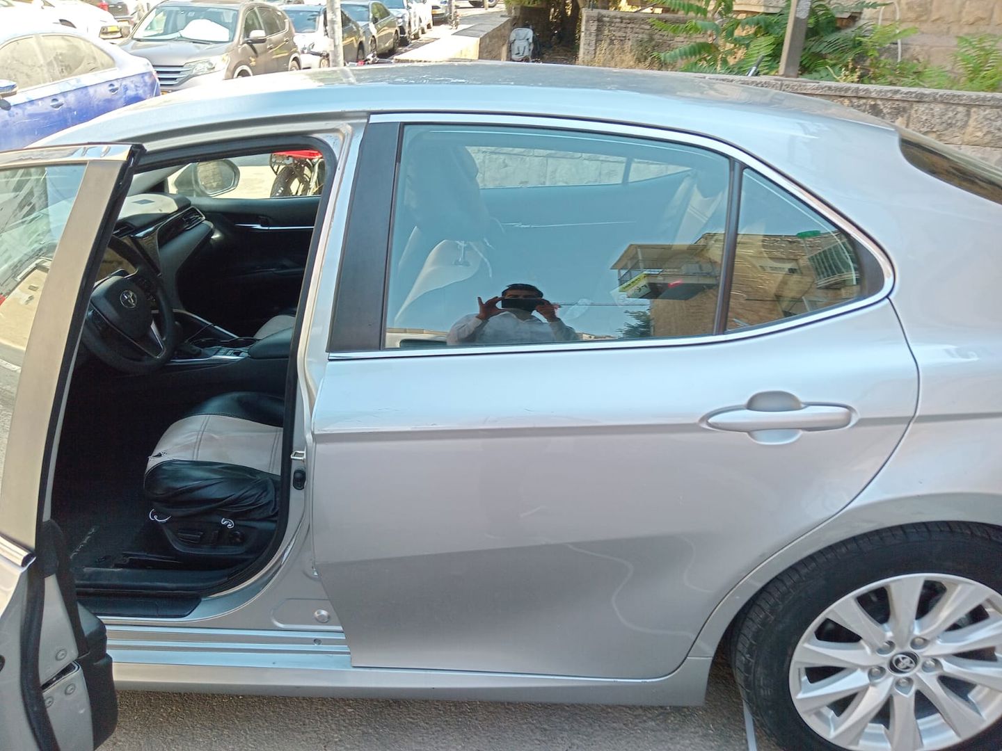 טויוטה קאמרי Le Premium – 4/8