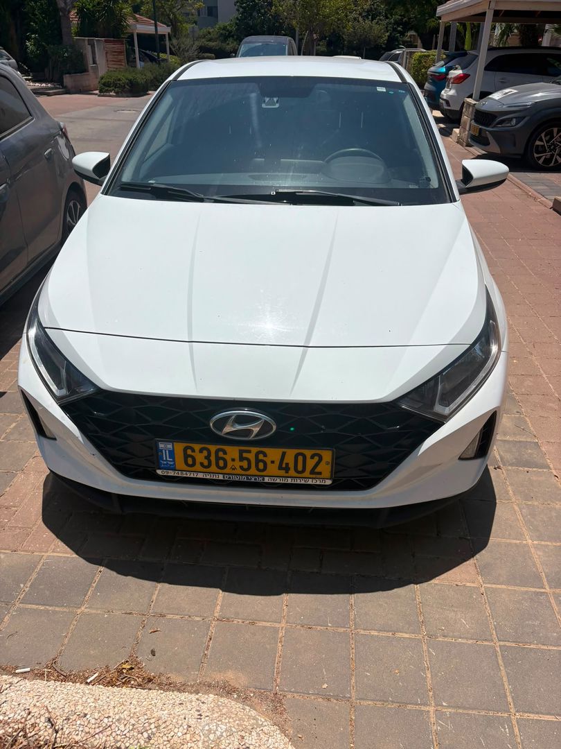 יונדאי i20 Intense – 2/9
