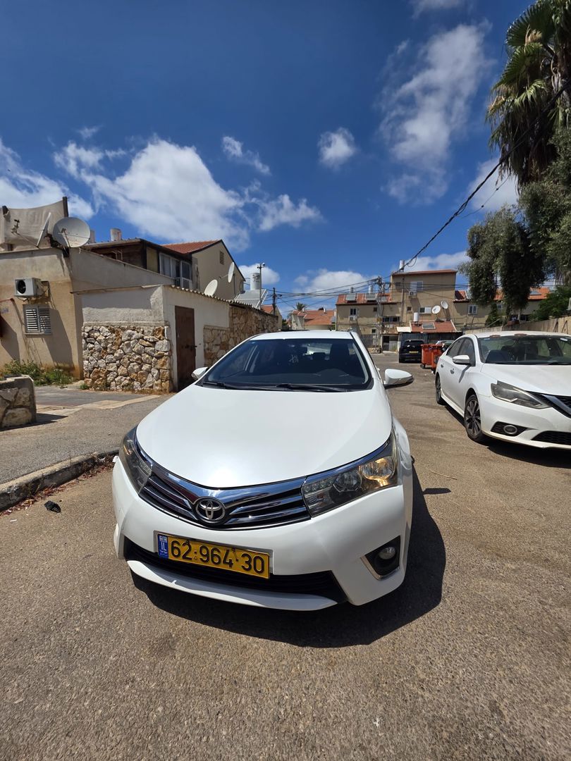 טויוטה קורולה GLI – 2/10