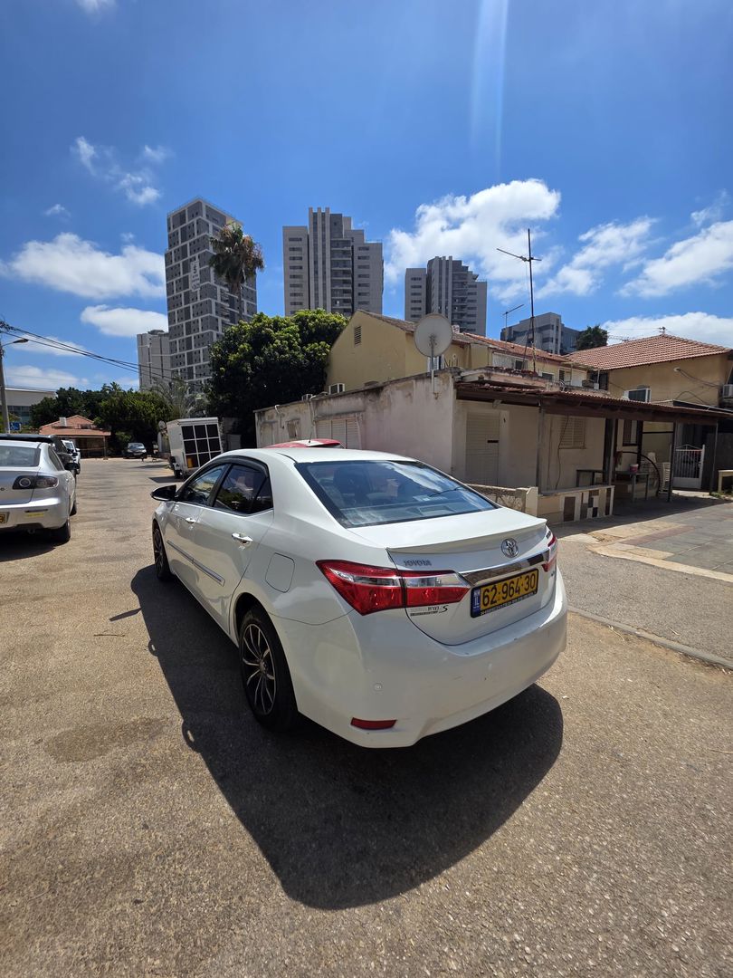 טויוטה קורולה GLI – 5/10
